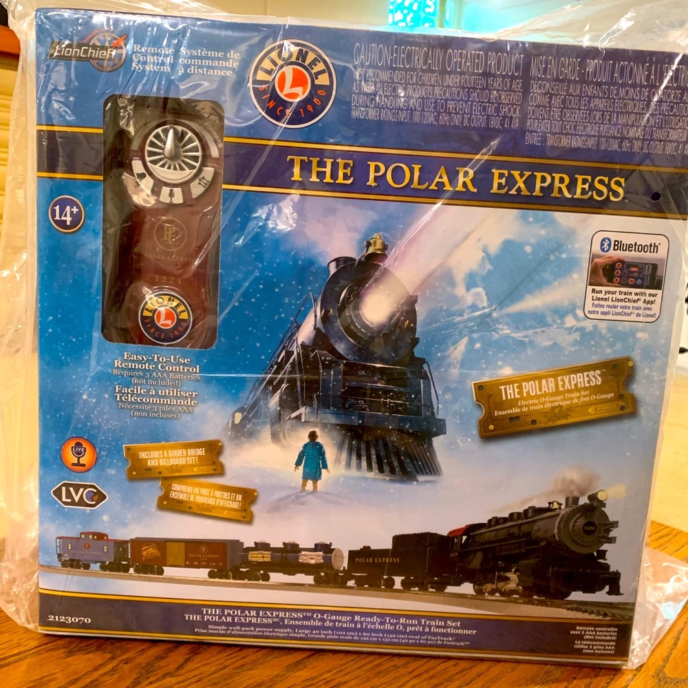 NWB Lionel Bluetooth Trainset